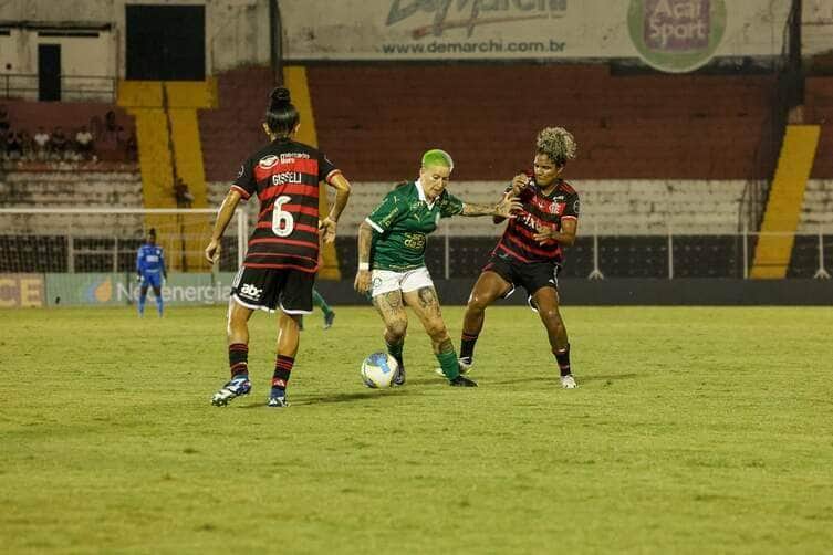 Flamengo x Cruzeiro ao vivo; onde assistir, horário e escalações do jogo desta terça (19) pelo Brasileirão Feminino. Foto: Luiz Guilherme Martins/Palmeiras