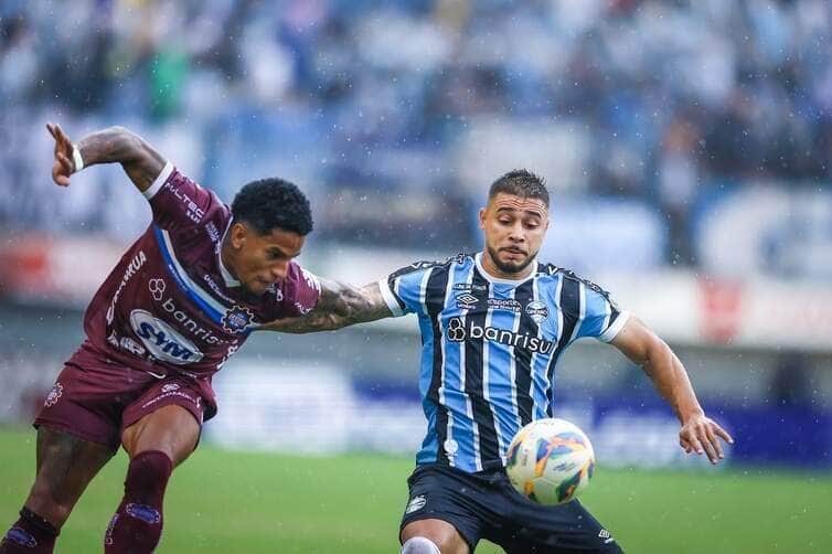Grêmio x Caxias ao vivo; onde assistir, horário e escalações do jogo desta terça (26) pela semifinal do Gauchão. Foto: Lucas Uebel/GFBPA