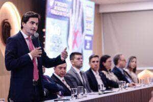 Chefe da Casa Civil destaca programas do Governo de MT em apoio a mulheres vítimas de 
