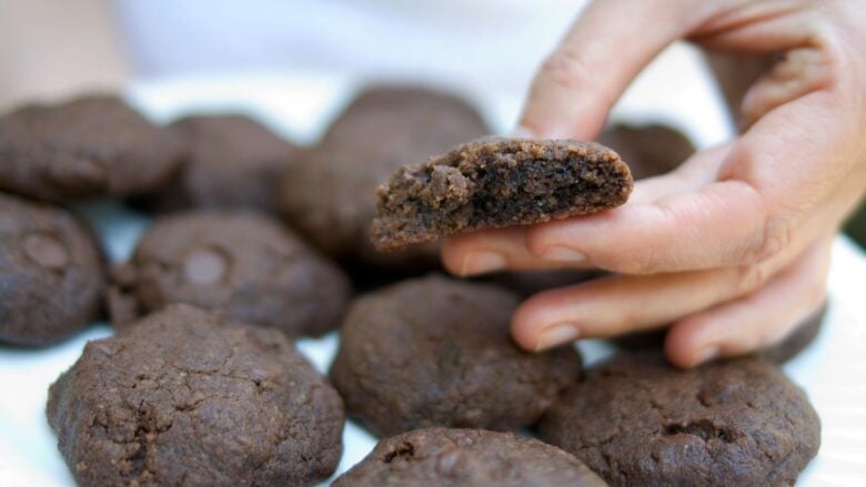 Como fazer biscoito de chocolate