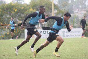 Barra x Criciúma ao vivo; onde assistir, horário e escalações do jogo desta quinta-feira (21) pelo Campeonato Catarinense. Foto: Celso da Luz/Criciúma