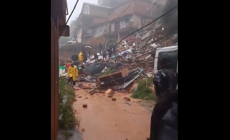 Chuvas em Petrópolis - Desabamento de uma edificação no bairro Independência, em Petrópolis, Região Serrana do Rio, deixou três pessoas mortas e duas desaparecidas. Frame: X/@kakadoMuaythai