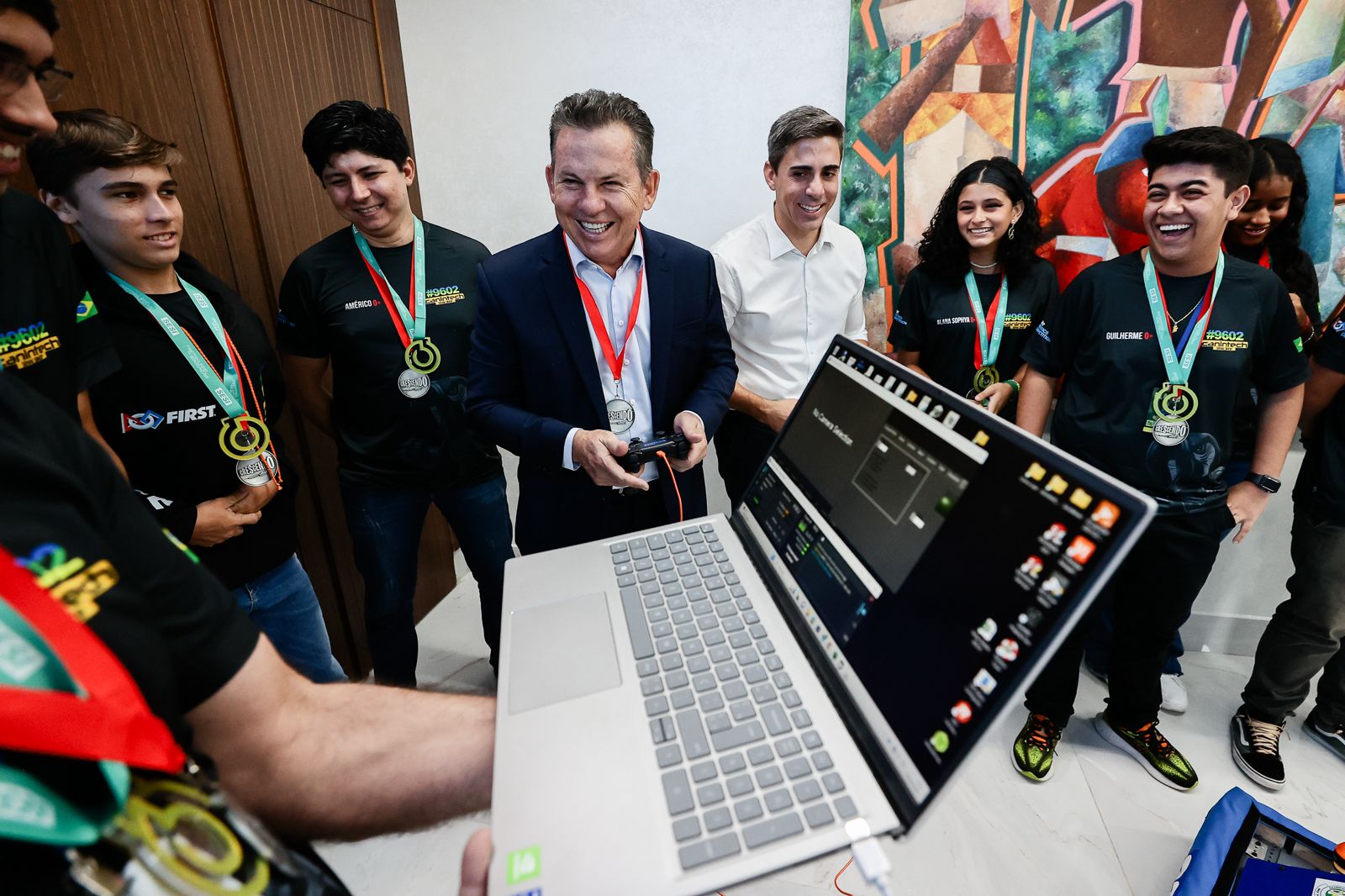 governador e um grande orgulho ver o nosso ensino de robotica levar alunos a campeonatos mundiais interna 1 2024 03 06 2301885543