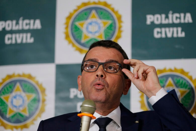 O chefe de Polícia, delegado Rivaldo Barbosa fala em entrevista sobre a denúncia do Ministério Público do Rio de Janeiro que pediu seu afastamento por irregularidades em licitações na contratação de empresas de informática. Por: Fernando Frazão/Agência Brasil