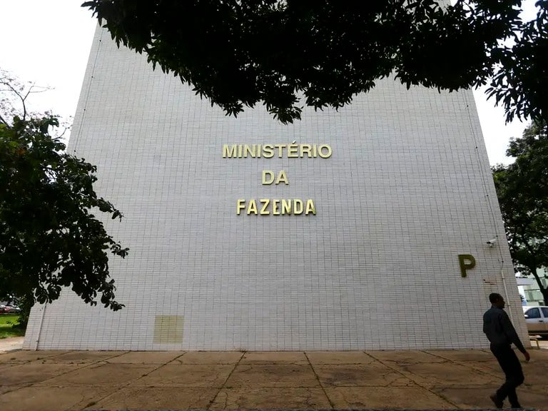 Tesouro Nacional paga aos estados R$ 1,22 bilhão em dívidas garantidas pela União - Foto: Marcelo Camargo/Agência Brasil