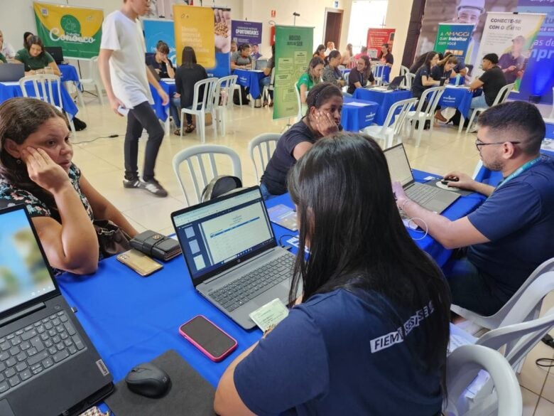 FEIRA DE EMPREGOS DE RONDONOPOLIS 5