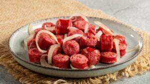 Linguiça acebolada