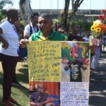 Rio de Janeiro (RJ), 28. 04. 2024 – Familiares, amigos e fãs se despedem do cantor Anderson Leonardo, do Grupo Molejo. Seu corpo foi velado no Cemitério Jardim da Saudade, no Rio de Janeiro. Foto: Tânia Rêgo/Agência Brasil