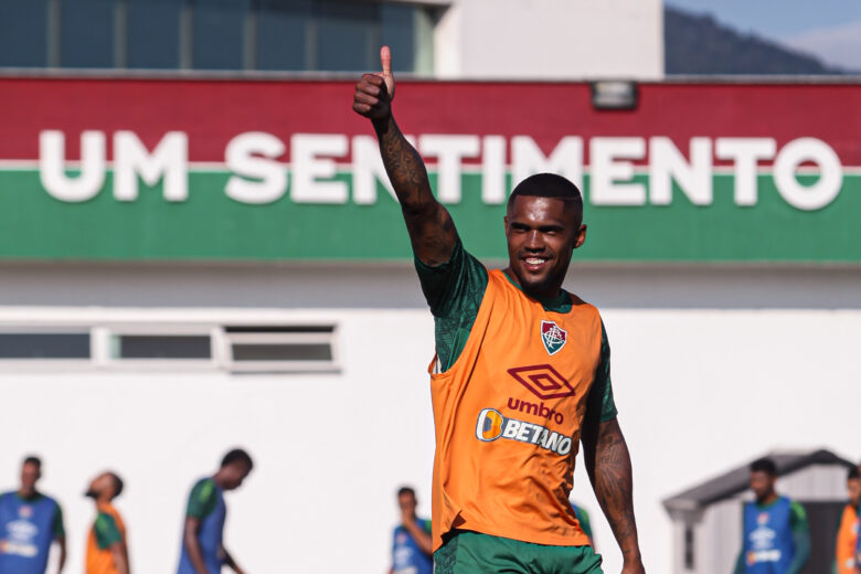 Treino do Fluminense, douglas costa Por: Marcelo Goncalves/Fluminense F. C. /Direitos Reservados