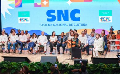 Recife (PE), 04. 04. 2024 - Presidente da República, Luiz Inácio Lula da Silva, durante a cerimônia de Sanção do Projeto de Lei nº 9474/2018, que institui marco regulatório do Sistema Nacional de Cultura, no Teatro Luiz Mendonça, Parque Dona Lindu, Recife. Foto: Ricardo Stuckert/PR