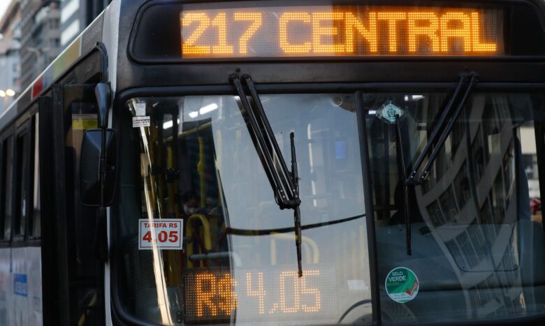 Ônibus do sistema público de transportes Por: Fernando Frazão/Agência Brasil