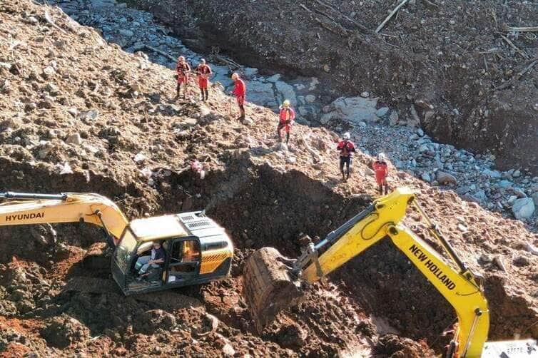 Bombeiros de Mato Grosso encontram corpo de adolescente em área soterrada por enchentes no Rio Grande do Sul