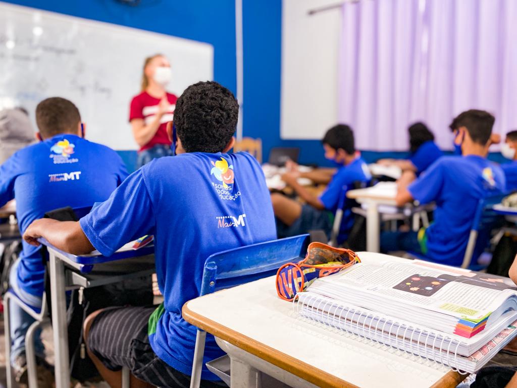 Deputados de Mato Grosso aprovam projeto de lei sobre uso de uniforme escolar