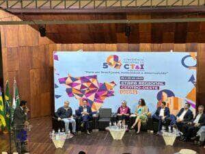 A ministra de Estado de Ciência, Tecnologia e Inovação, Luciana Santos, ouviu as demandas de todos os estados da região Centro-Oeste.  - Foto por: Seciteci