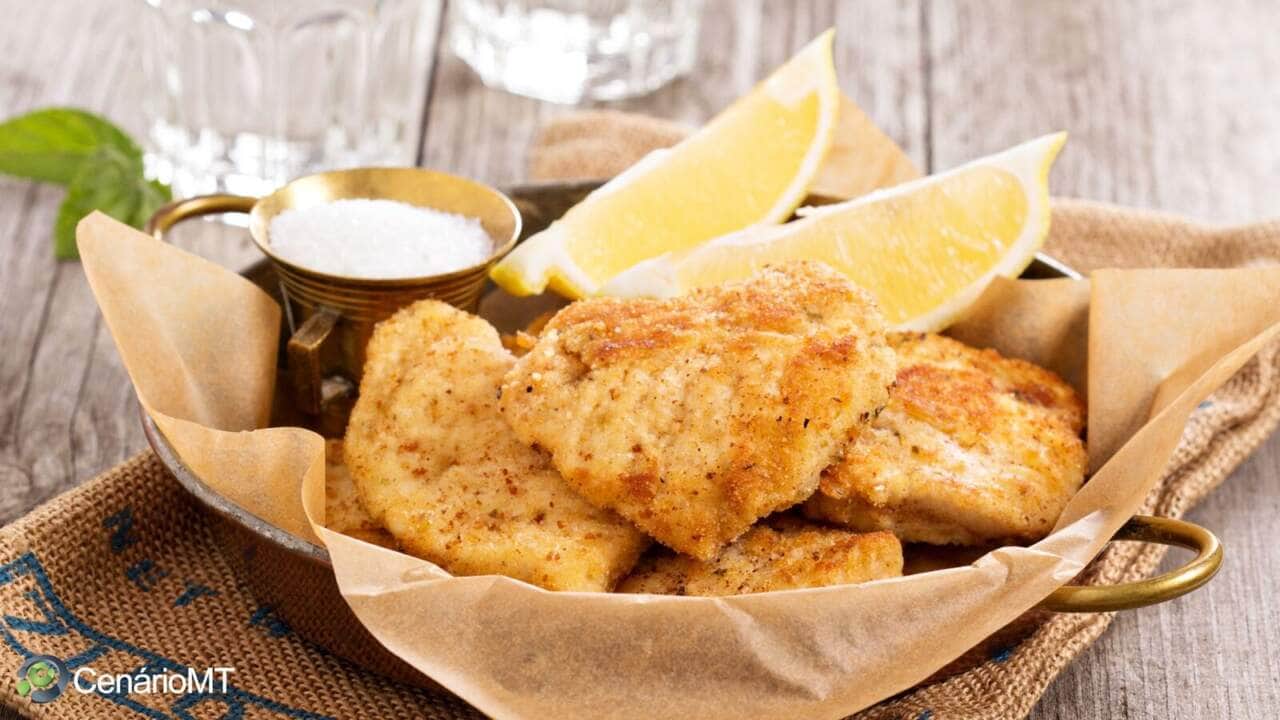 Petisco de frango empanado