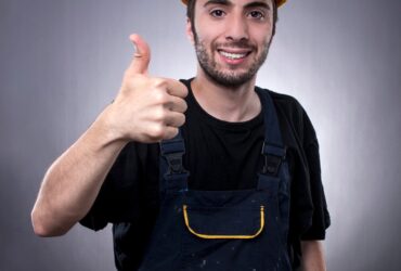 Smiling construction worker - Fotos do Canva