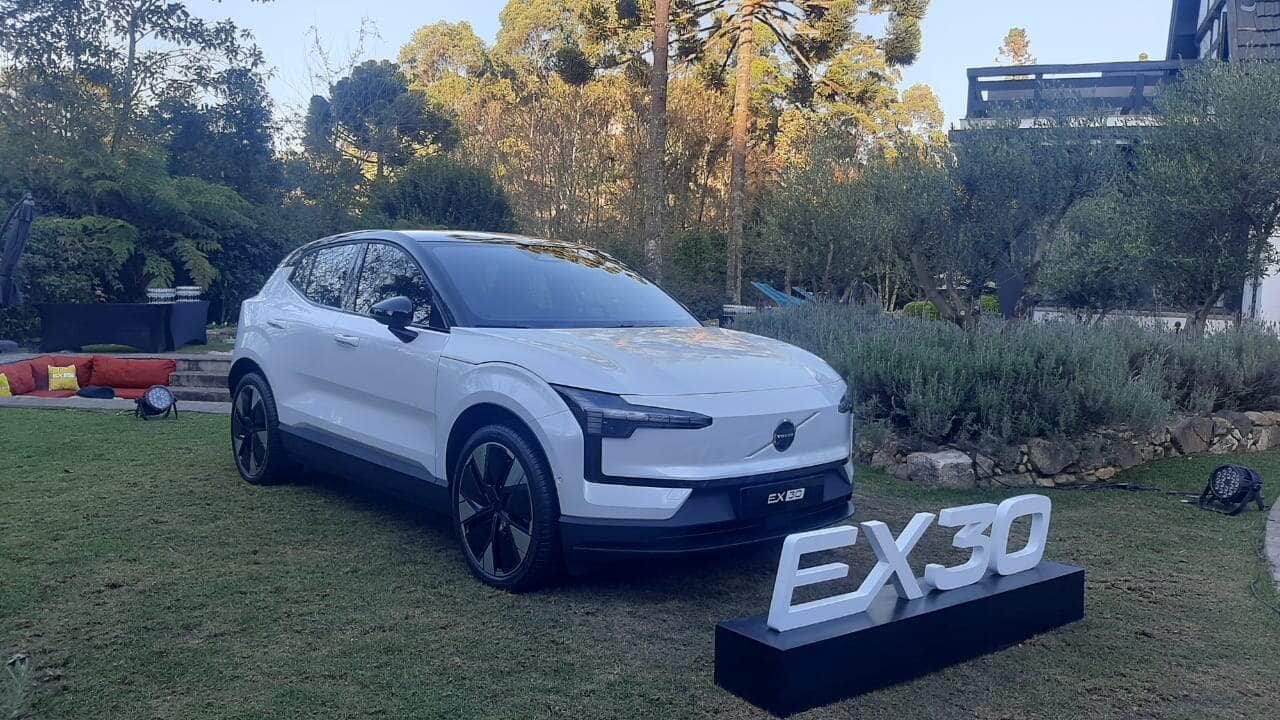 Sueco Volvo EX30 estreia no Brasil com preço de elétrico chinês