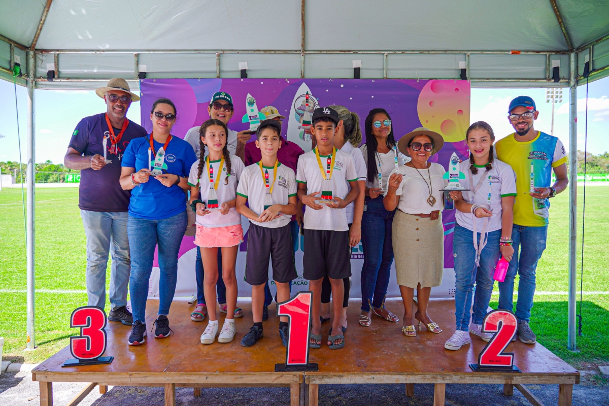 alunos exibem empenho e dedicacao na 2a mostra municipal de foguetes interna 2 2024 05 11 1073287340