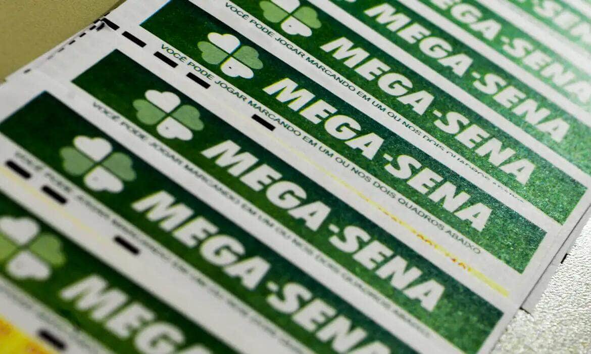 Bilhetes de aposta da mega-sena Por: Marcello Casal JrAgência Brasil