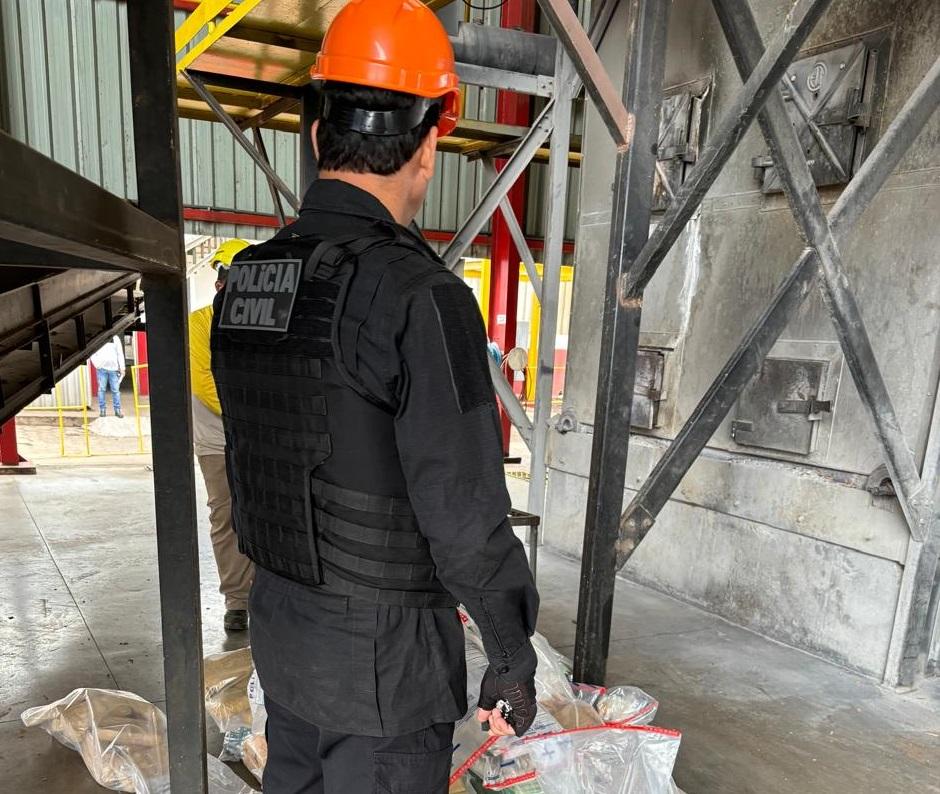 policia civil incinera uma tonelada de cloridrato e pasta base de cocaina apreendida na fronteira interna 3 2024 05 29 2170416607