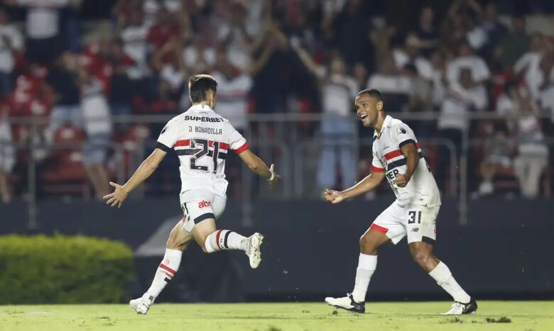 Fluminense, São Paulo, Brasileiro Por: Rubens Chiri e Paulo Pinto/Saopaulofc. net/Direitos Reservados