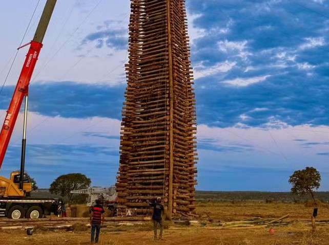 Cidade de Mato Grosso pode entrar no Guinness Book com fogueira de 64 metros