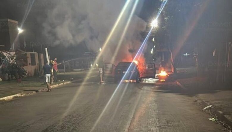 Carro pega fogo em Nova Mutum após mangueira de combustível se soltar