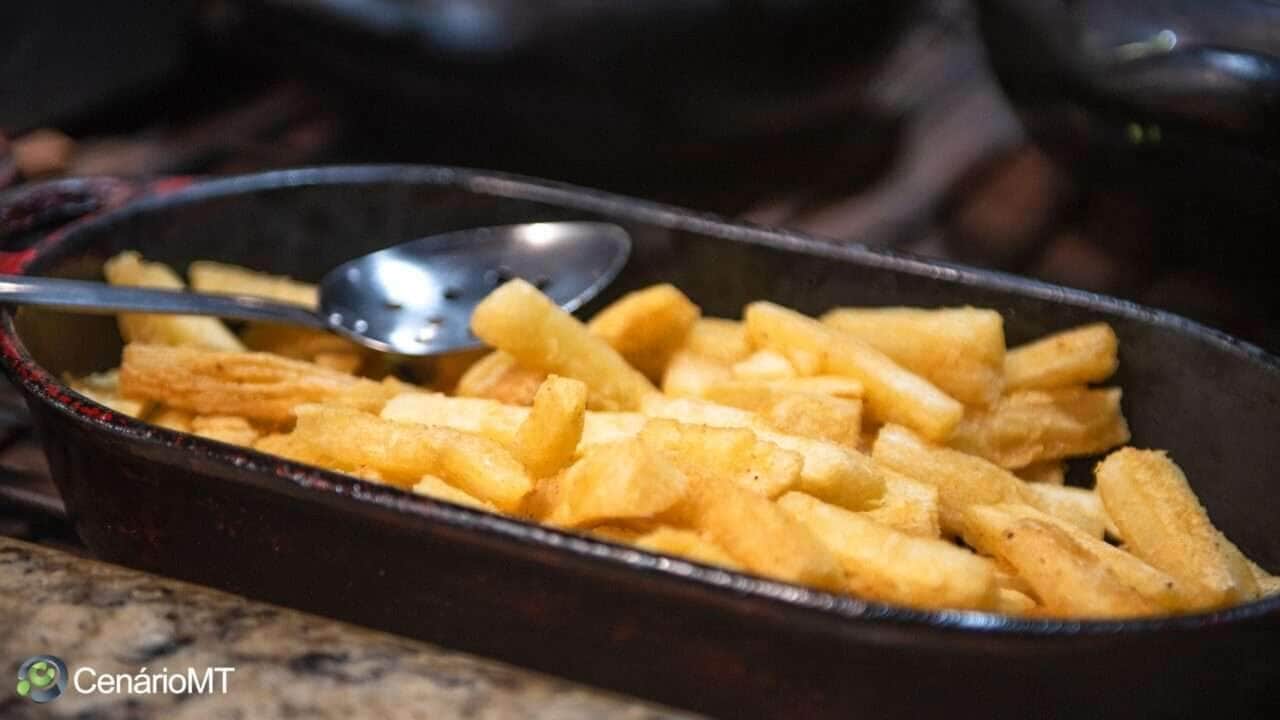 Como fazer mandioca frita