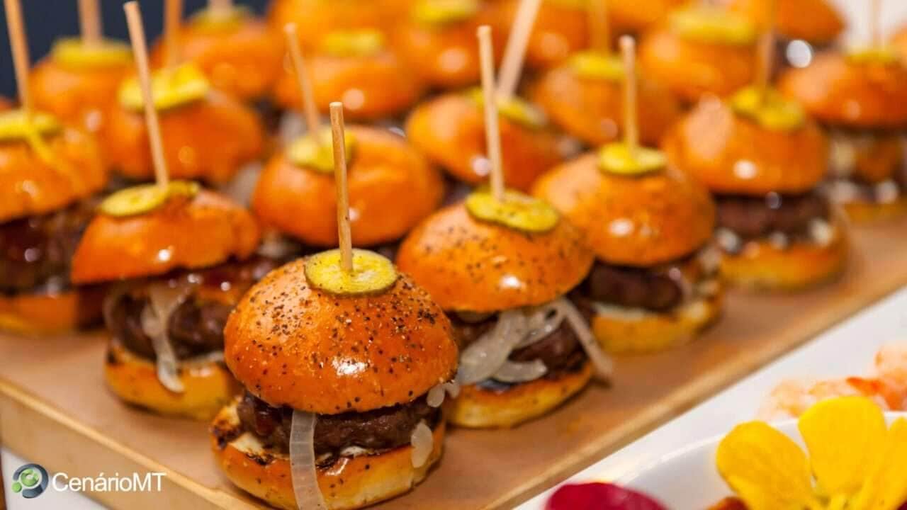 Como fazer mini hambúrguer