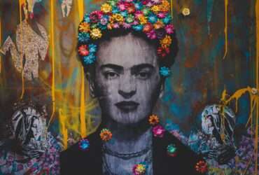 Parede de graffiti criativa com retrato de Frida Kahlo - Fotos do Canva