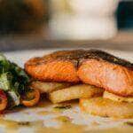 Salmão Grelhado com Molho de Maracujá - Imagem Canva