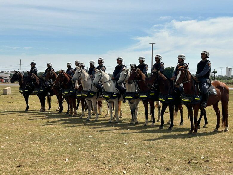 Cavalaria da PM prende suspeitos com drogas e arma de fogo em Nova Mutum e Lucas do Rio Verde