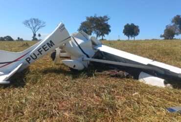 Avião cai em Mirassol D’Oeste e mata piloto e passageiro.