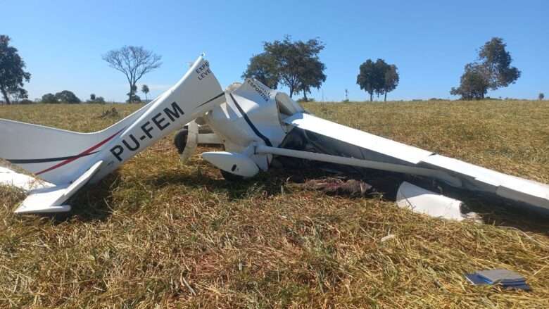 Avião cai em Mirassol D’Oeste e mata piloto e passageiro.