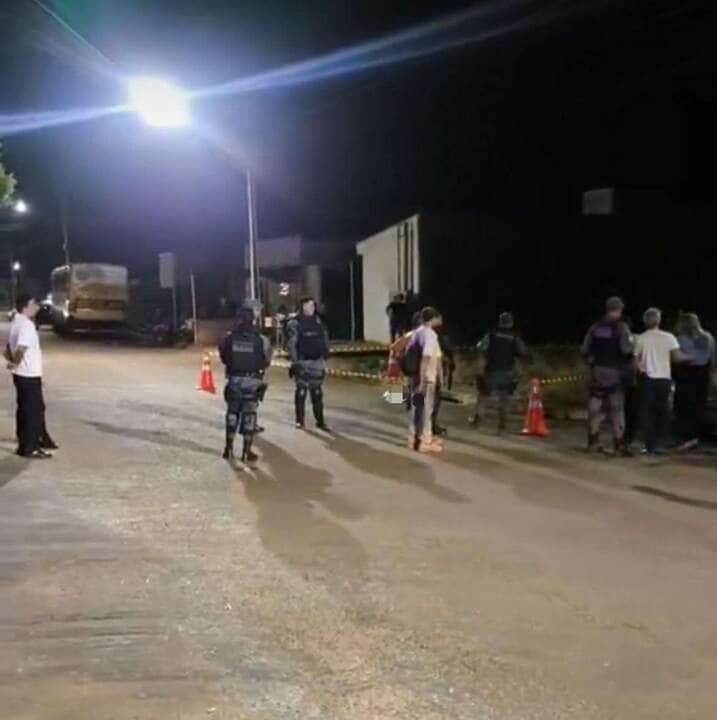 Criança de 5 anos morre atropelada por ônibus escolar