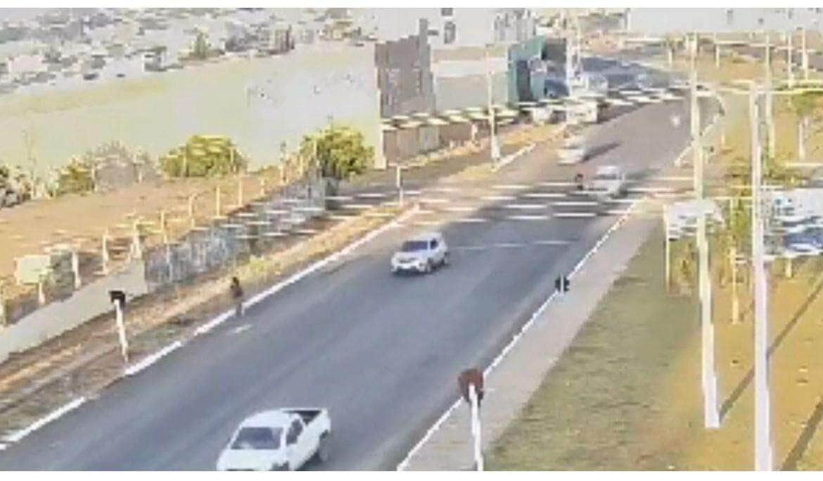 Três crianças ficam feridas em acidente na Avenida Mato Grosso em Campo Verde