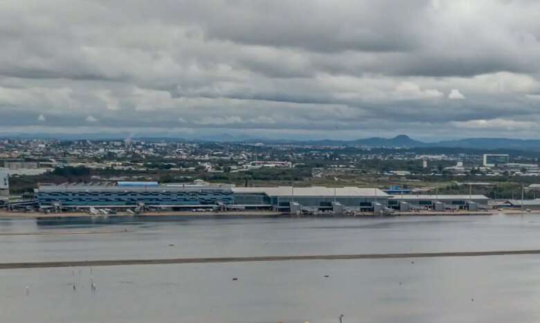 Porto Alegre (RS), 25/05/2024 - Aeroporto Salgado Filho (POA) continua alagado pelas enchentes que atinge o estado. Foto: Rafa Neddermeyer/Agência Brasil Por: Rafa Neddermeyer/Agência Brasil