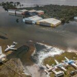 Porto Alegre (RS), 25/05/2024 - Aeroporto Salgado Filho (POA) continua alagado pelas enchentes que atinge o estado. Foto: Rafa Neddermeyer/Agência Brasil Por: Rafa Neddermeyer/Agência Brasil