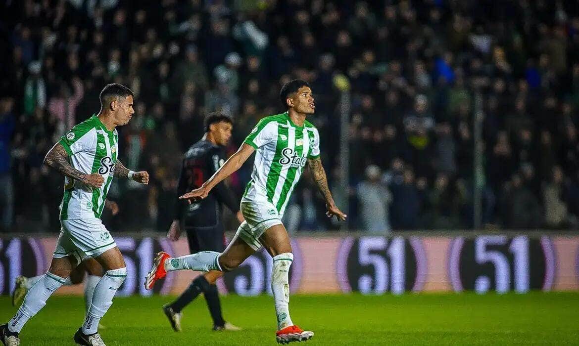 juventude, flamengo, brasileiro Por: Fernando Alves/ECJ/Direitos Reservados