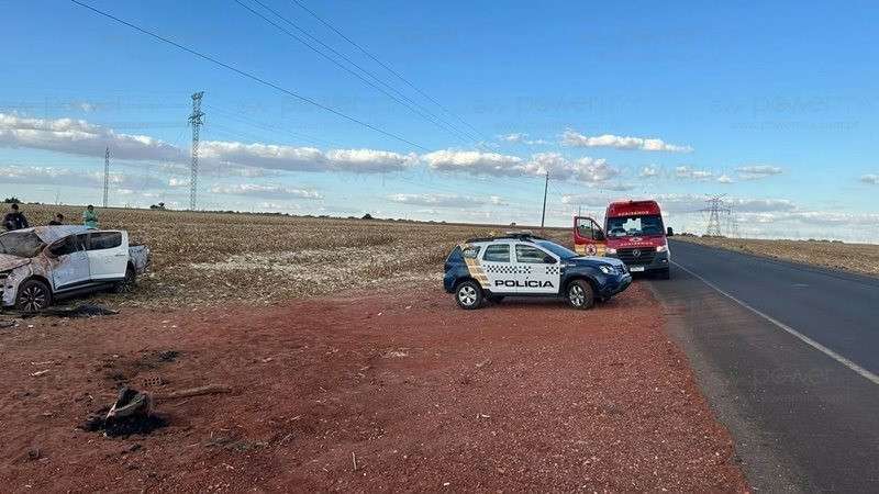 Capotamento na MT-249 deixa mulher ferida e veículo destruído em Nova Mutum