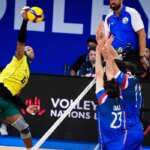 Brasil perde para a França por 3 sets a 2 no último jogo da fase classificatória, mas avança às quartas de final - em 23/06/2024 Por: Divulgação/Volleyball World
