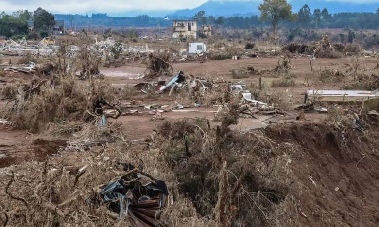 Lajeado (RS), 19/05/2024 – CHUVAS RS- Destruição - O rio Taquari subiu 24 metros nos últimos dias causando destruição na Cidades de Lajeado. Foto: Rafa Neddermeyer/Agência Brasil