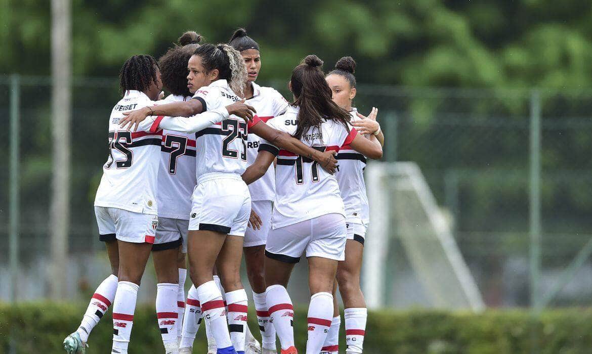 são paulo, botafogo, brasileiro feminino Por: Staff Images/CBF/Direitos Reservados
