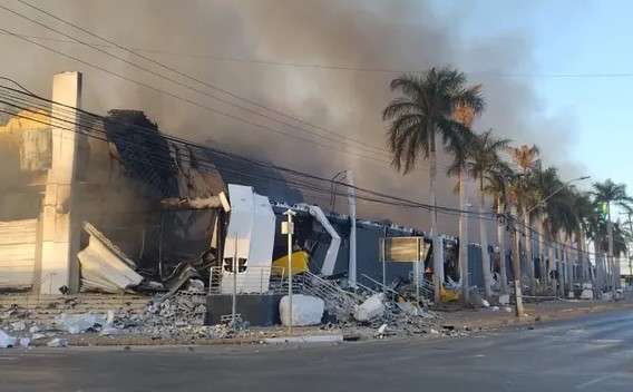 Governo de Mato Grosso promete ajudar comerciantes após incêndio no Shopping Popular; saiba como