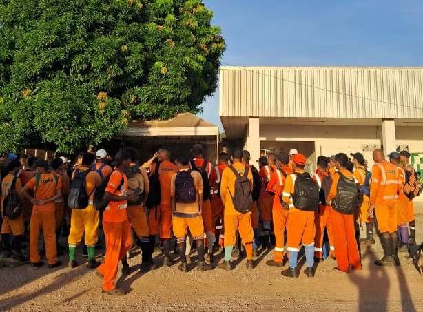 Acordo eleva salário de trabalhadores da coleta de lixo em Cuiabá