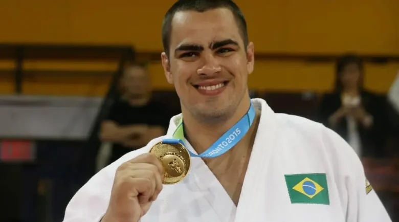 3624263270 david moura conquistou medalha de ouro na categoria acima de 100 quilos do judo em toronto 2015