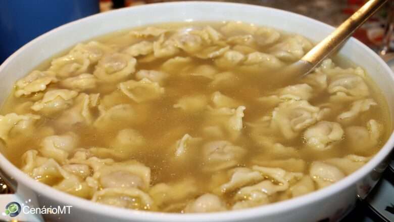 Como fazer sopa de capeletti