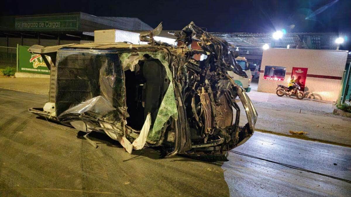 Empresário morre após capotar e colidir Dodge RAM em árvores na capital de Mato Grosso