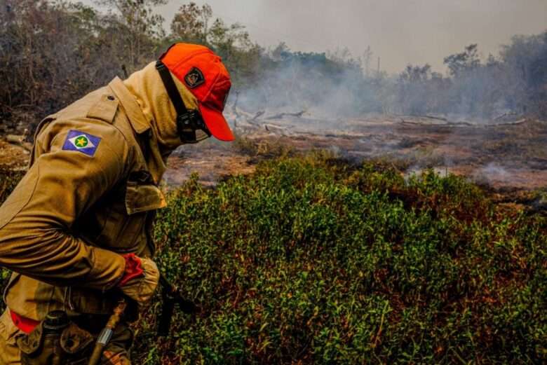 Exército intensifica combate a incêndios no Pantanal de Mato Grosso