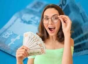 Mulher Abundância Financeira - dinheiro